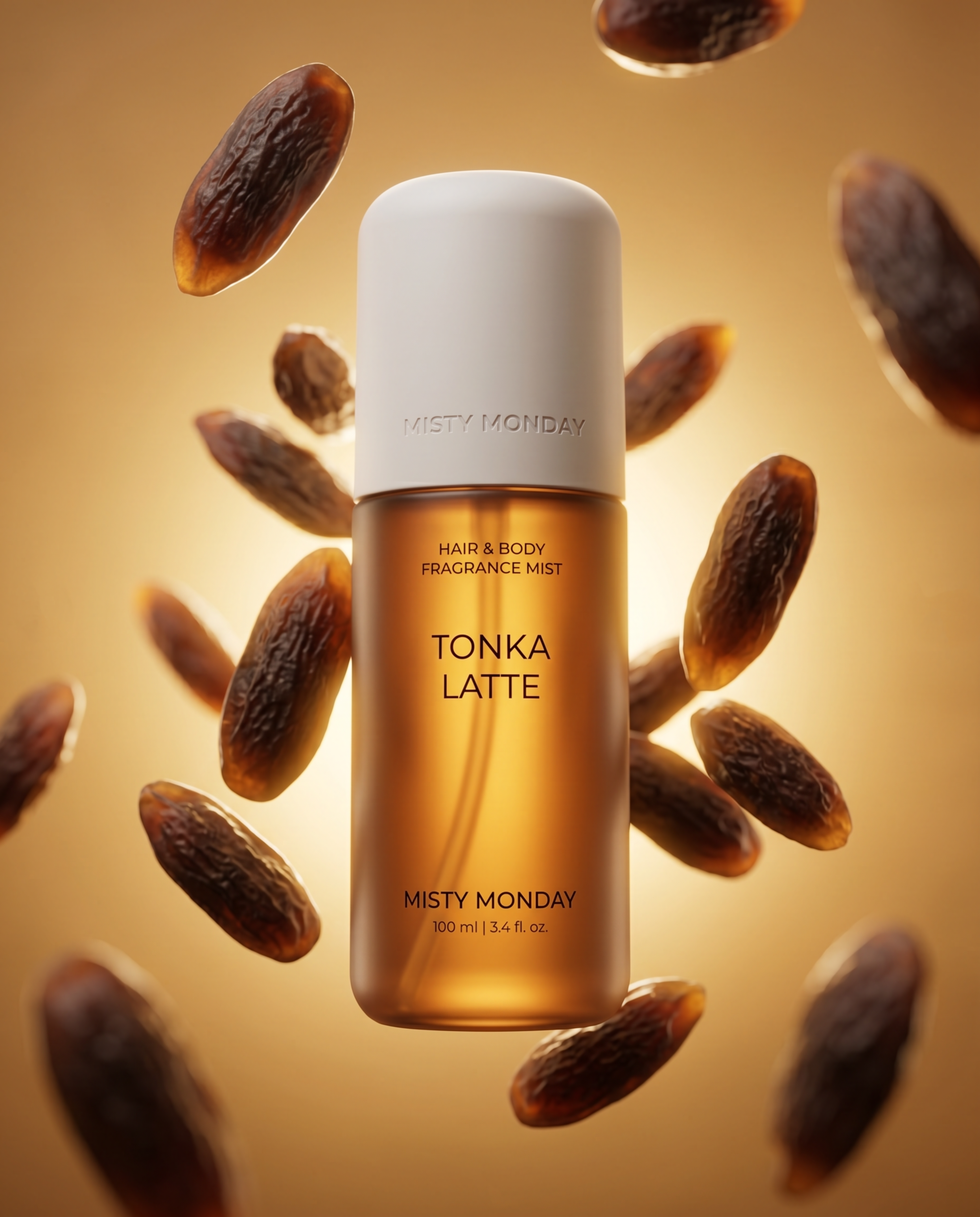 Misty Monday Tonka Latte haj és testpermet tonkababokkal körülvéve sárga háttérrel 